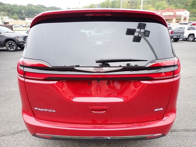 2026 Chrysler Pacifica photo 4