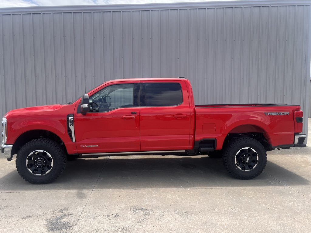 2025 Ford F-250 Lariat Tremor photo 4