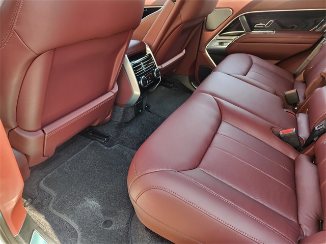 2025 Land Rover Range Rover SE photo 14