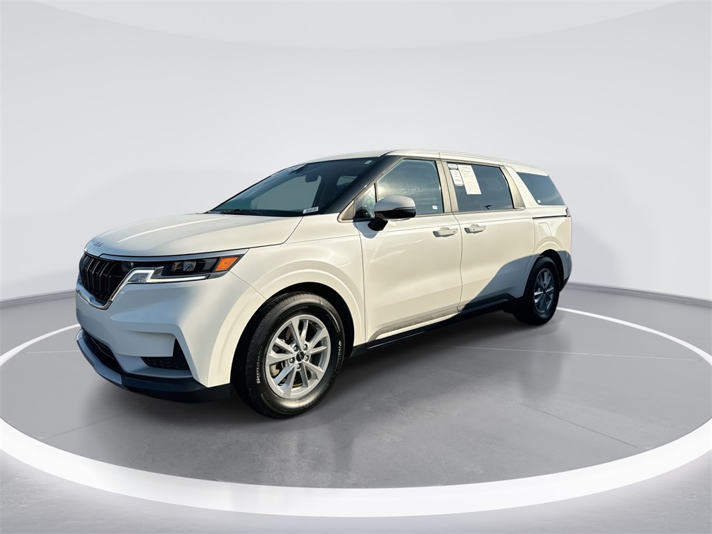 2024 Kia Carnival LX photo 5