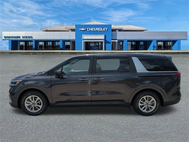 2024 Kia Carnival LX photo 5