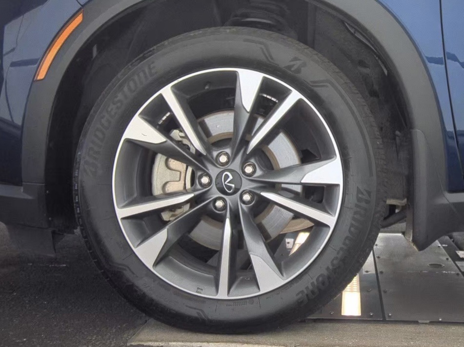 2023 Infiniti QX60 Luxe photo 14
