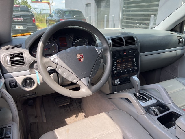 2010 Porsche Cayenne Base photo 11