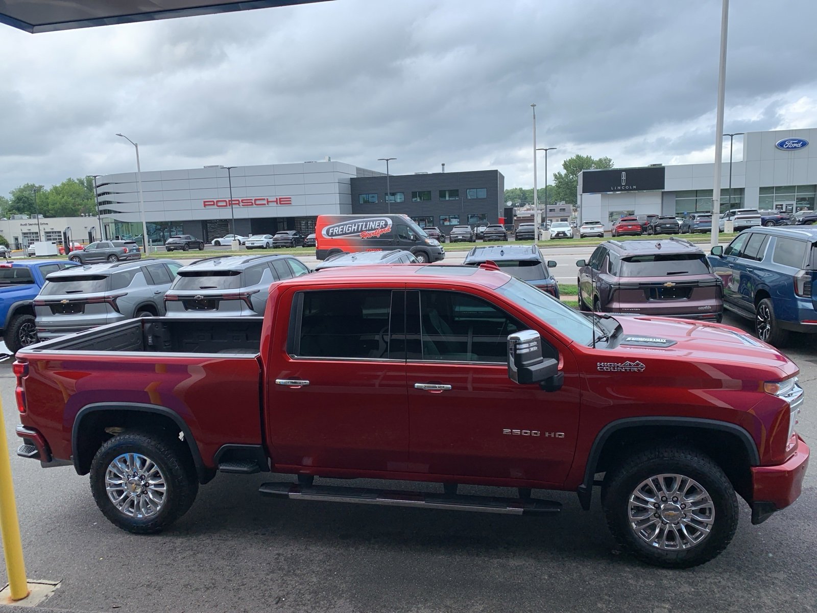 2023 Chevrolet Silverado 2500HD High Country photo 4