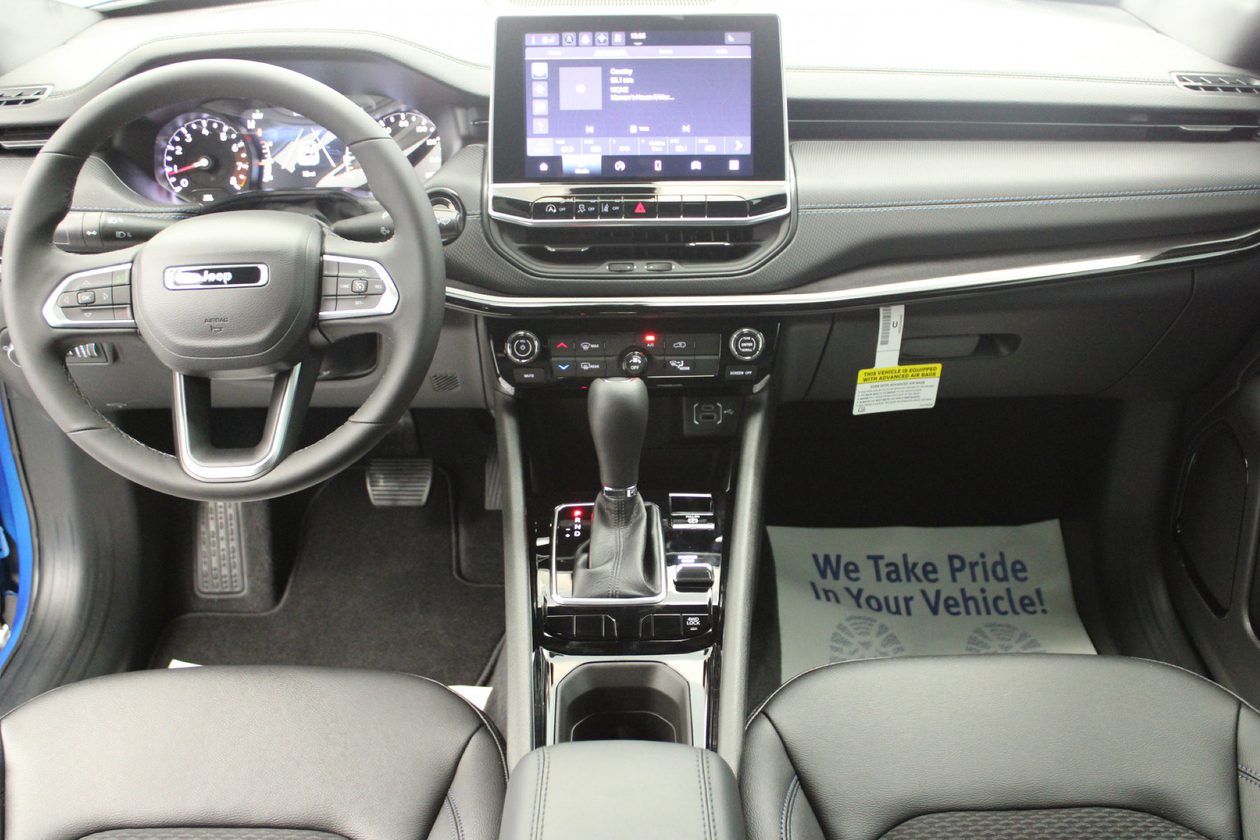 2025 Jeep Compass Altitude photo 2