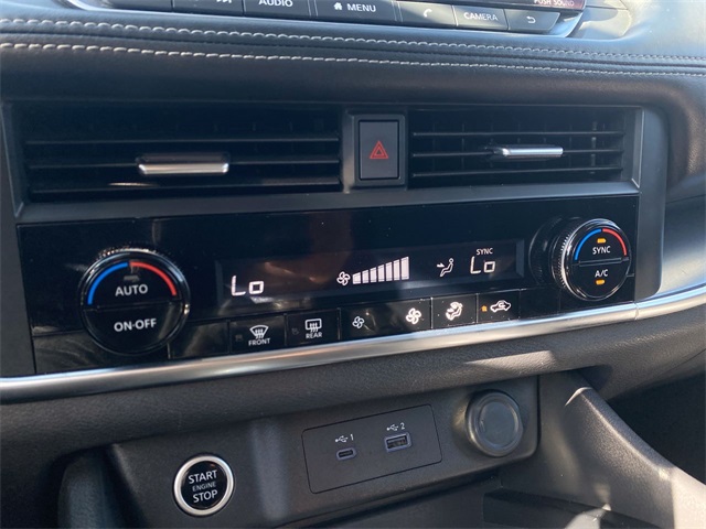 2023 Nissan Rogue SV photo 8
