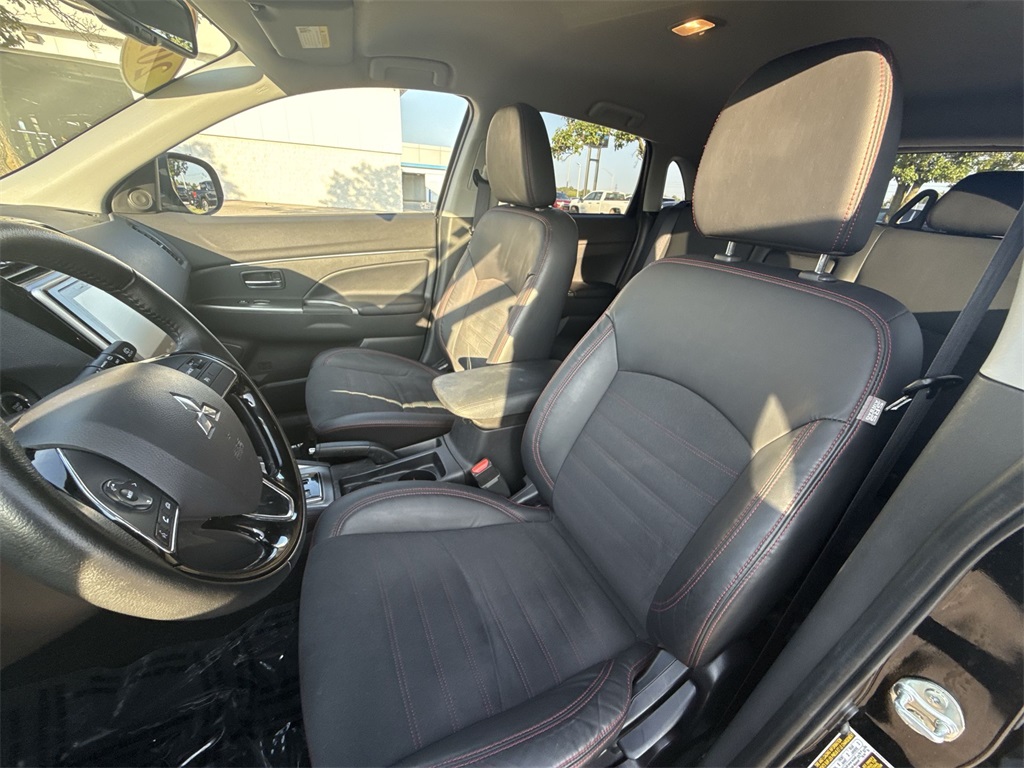 2022 Mitsubishi Outlander Sport SE photo 9