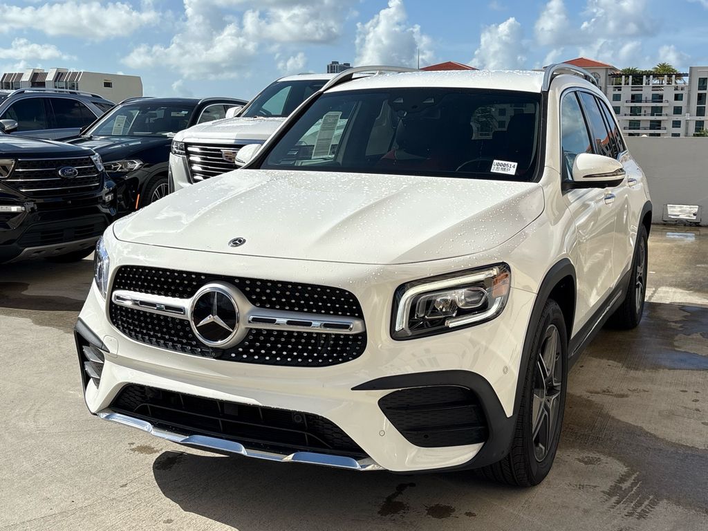2020 Mercedes Benz GLB 250 photo 2