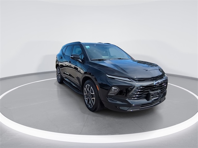 2025 Chevrolet Blazer RS photo 2