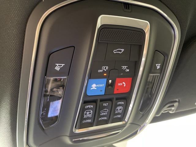 2025 Jeep Wagoneer L Series II photo 31