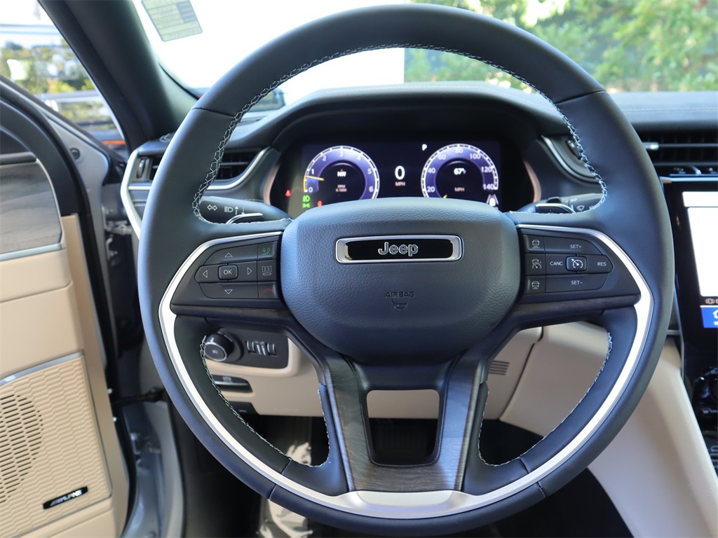 2024 Jeep Grand Cherokee Limited photo 6