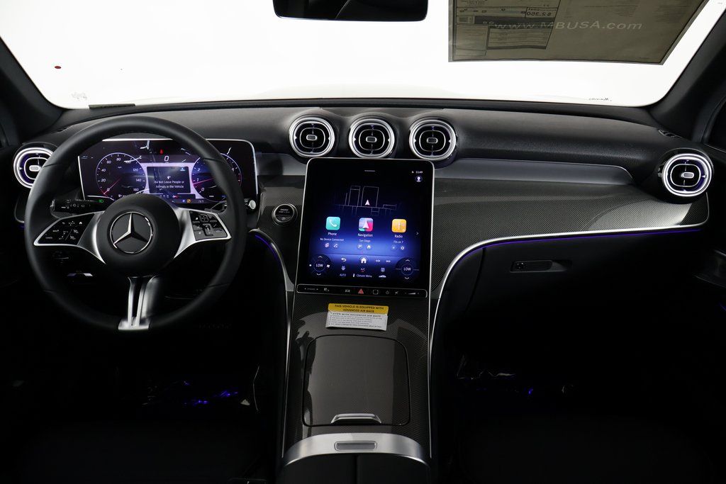 2025 Mercedes Benz GLC 300 AMG photo 4