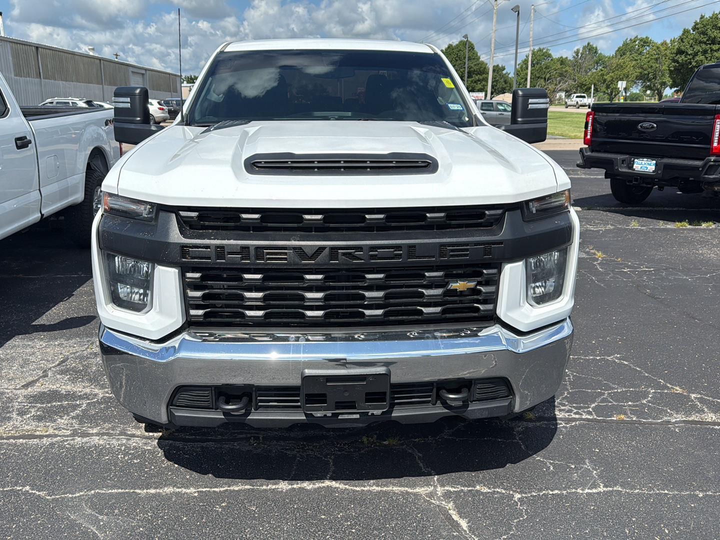 2023 Chevrolet Silverado 2500HD Work Truck photo 2