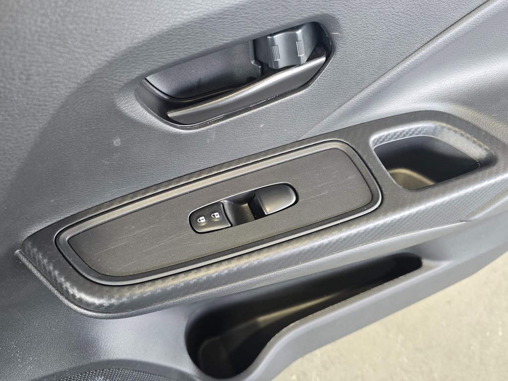 2023 Nissan Versa S photo 11