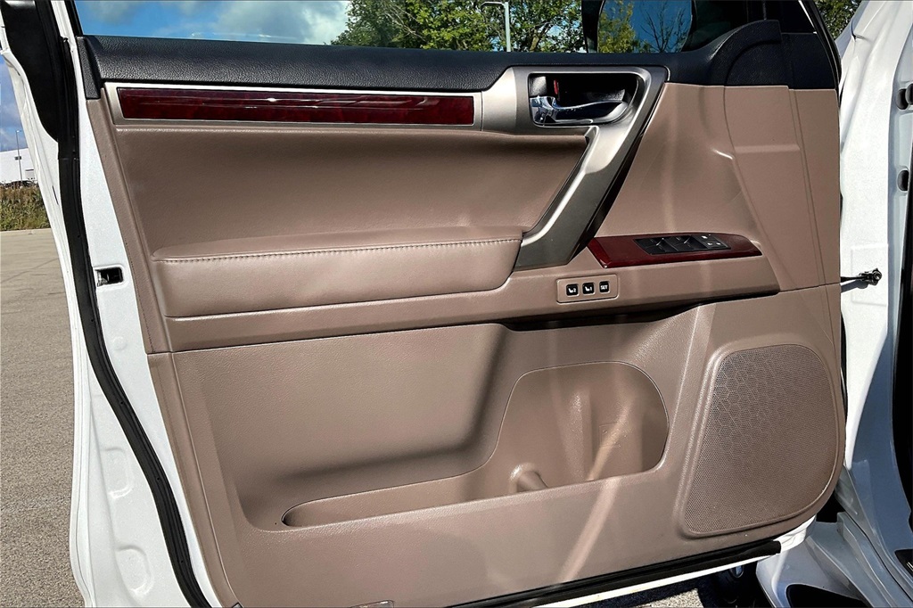 2015 Lexus GX 460 photo 21