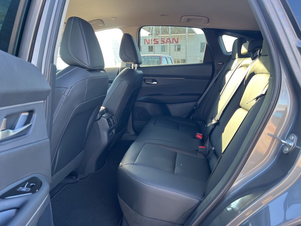 2025 Nissan Murano SV photo 12