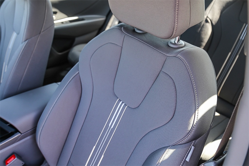 2025 Hyundai Elantra SEL Sport photo 21