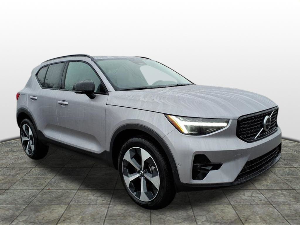2026 Volvo XC40 Plus's photo