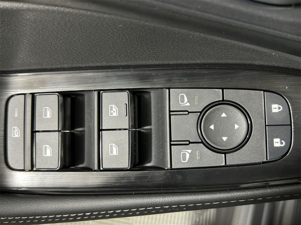 2026 Nissan Rogue SV photo 12
