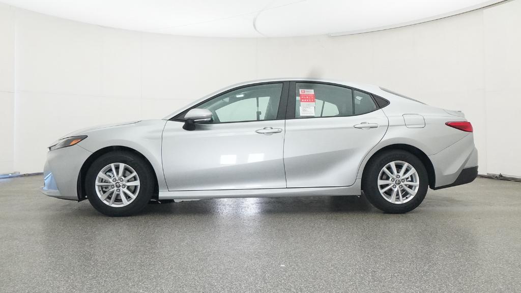 2025 Toyota Camry LE photo 8