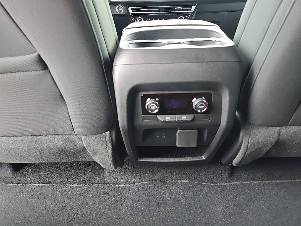 2025 Chevrolet Traverse photo 25