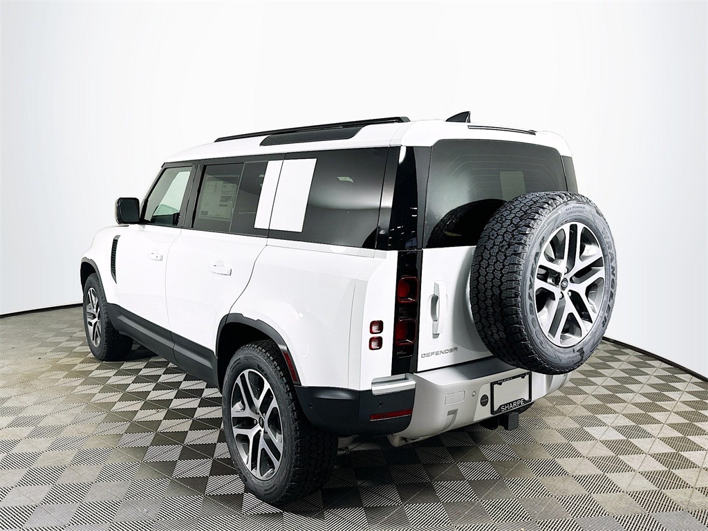2025 Land Rover Defender 110 S photo 7