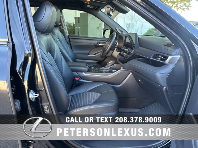 2023 Toyota Highlander L photo 14