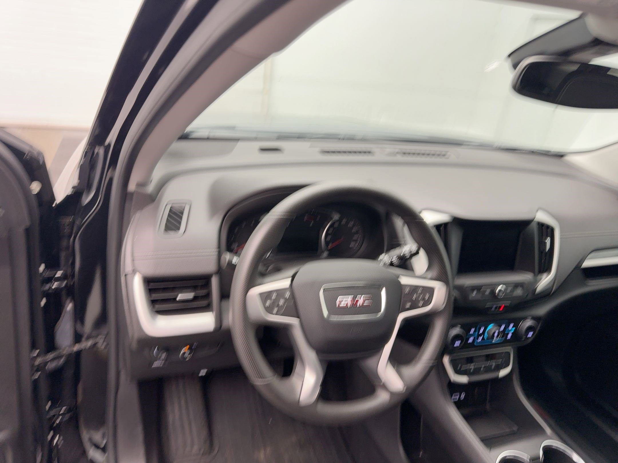 2023 Gmc Terrain SLE photo 3