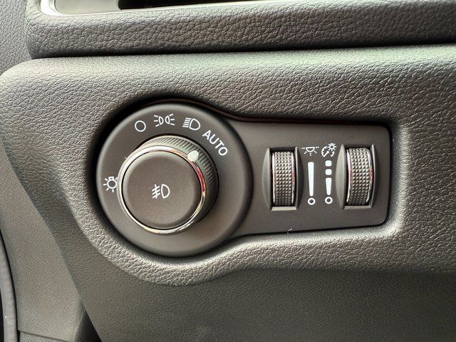 2026 Chrysler Pacifica Limited photo 22