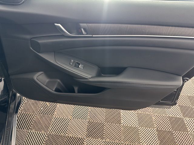 2018 Honda Accord EX-L photo 19