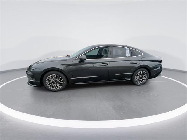 2025 Hyundai Sonata Hybrid SEL photo 4