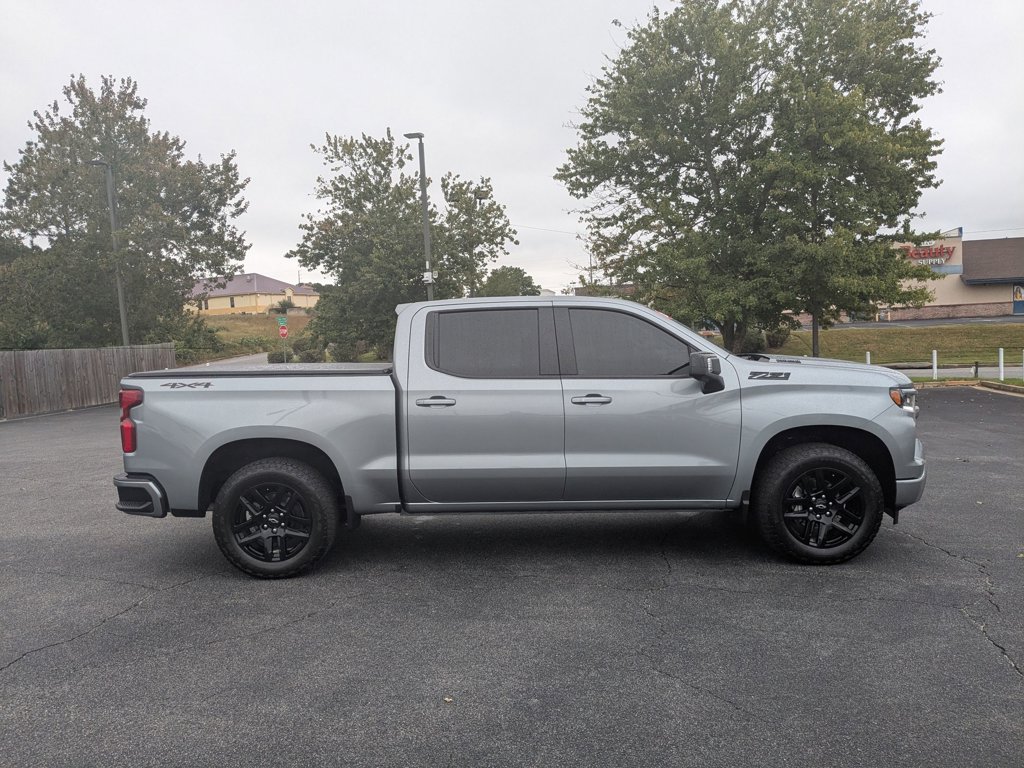 2025 Chevrolet Silverado 1500 RST photo 4