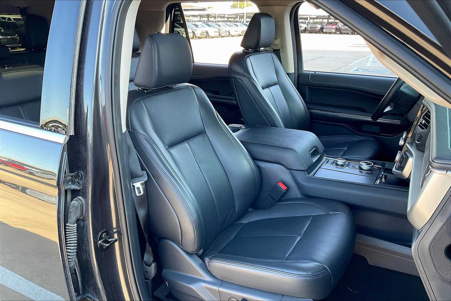 2024 Ford Expedition XLT photo 7