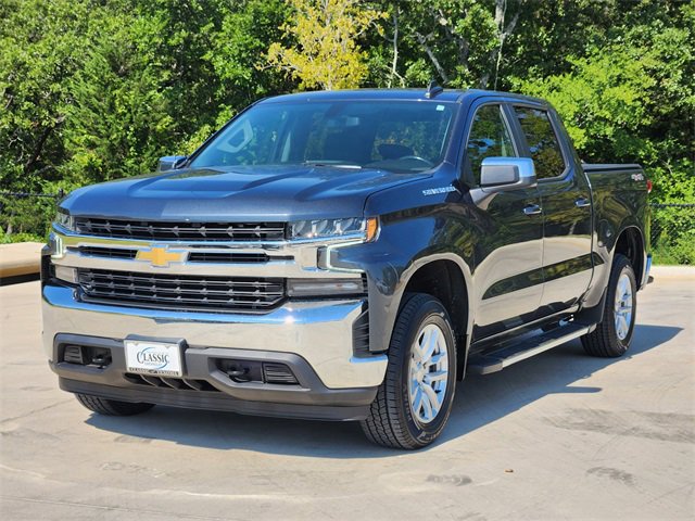2022 Chevrolet Silverado 1500 LT photo 2