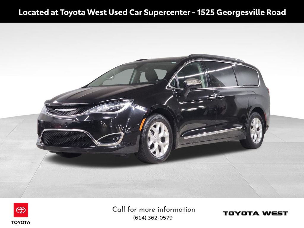 2020 Chrysler Pacifica Limited's photo