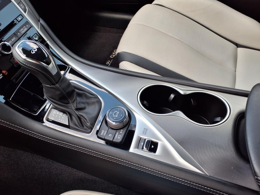 2022 Infiniti Q60 Luxe photo 13