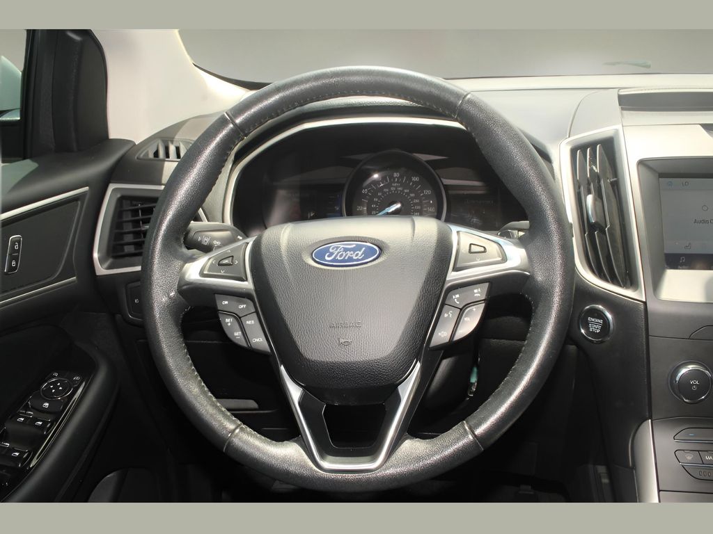 2020 Ford Edge SEL photo 19