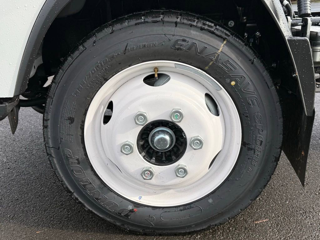 2025 Chevrolet Silverado 4500HD photo 2