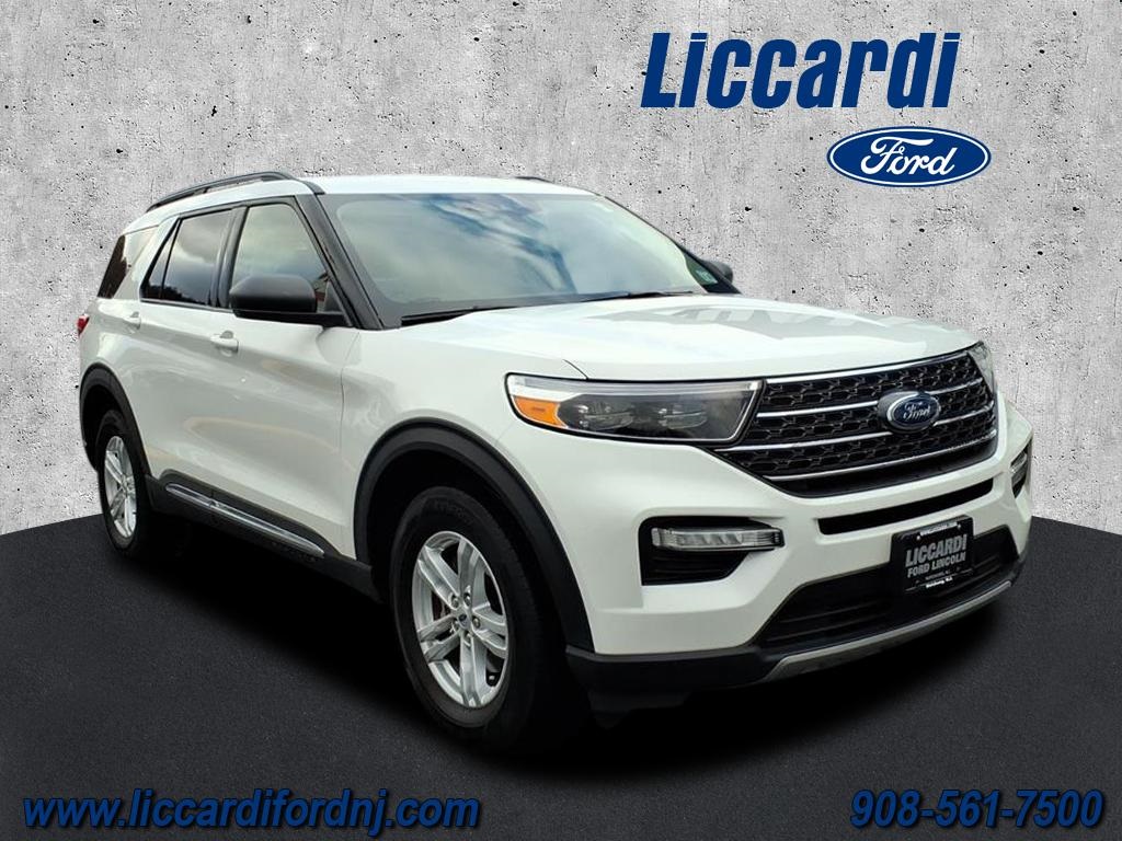 2023 Ford Explorer XLT's photo