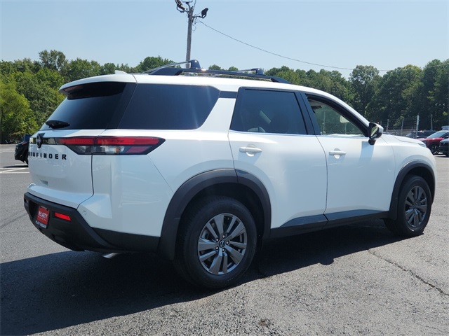 2025 Nissan Pathfinder SV photo 3