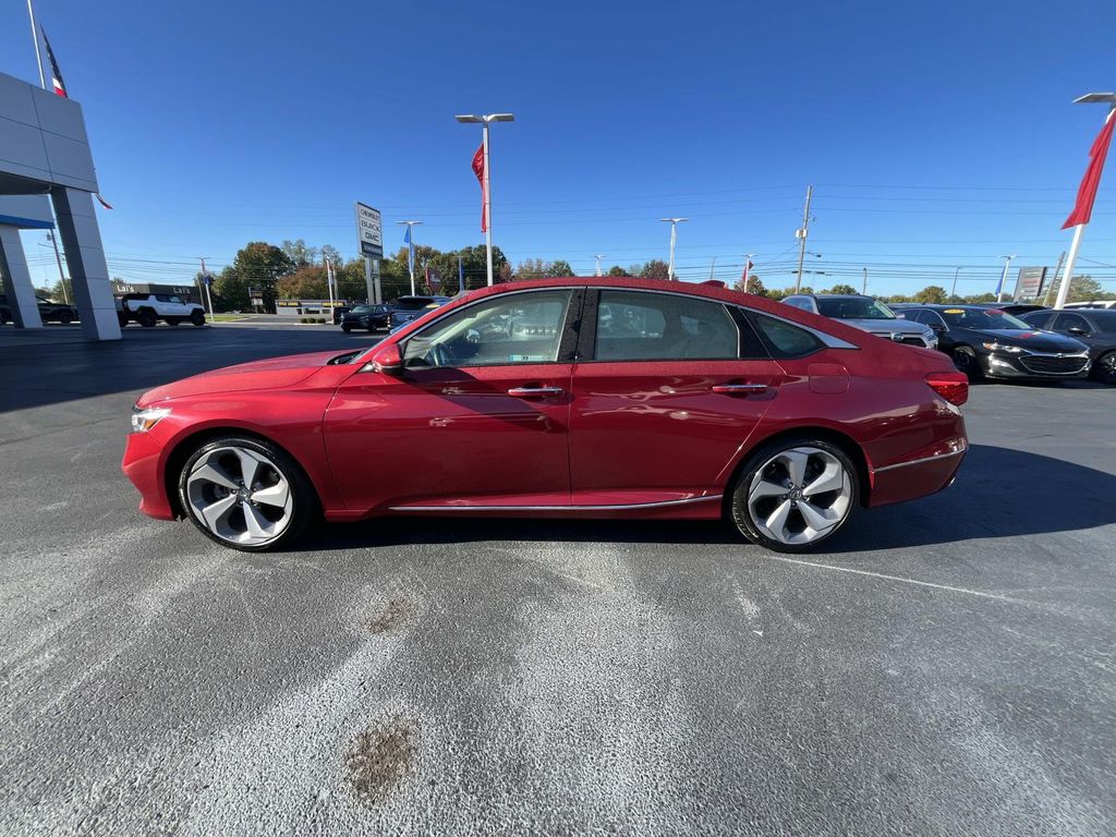 2018 Honda Accord Touring 1.5T photo 4