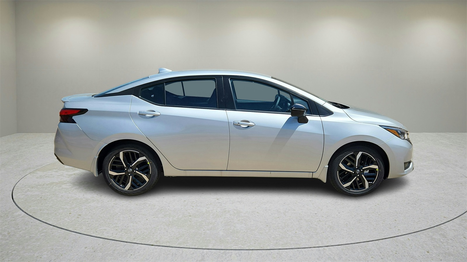 2025 Nissan Versa SR photo 2