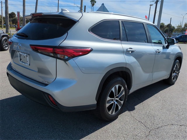 2023 Toyota Highlander XLE photo 4