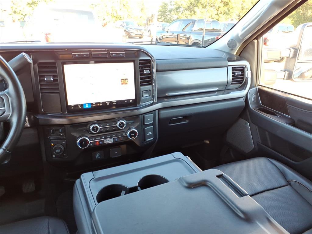 2023 Ford F-350 Lariat photo 27