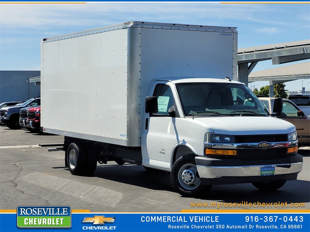 2024 Chevrolet Express Cutaway Base's photo