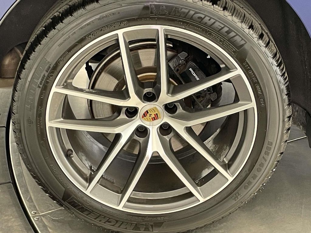 2024 Porsche Macan Base photo 13