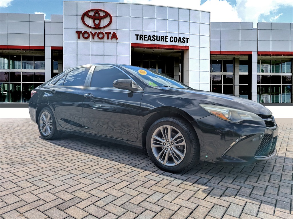 2016 Toyota Camry Special Edition's photo