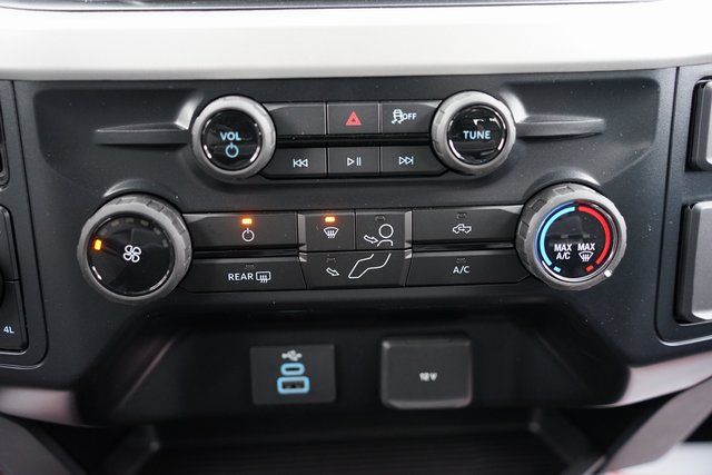 2025 FORD F-250 - Image 38