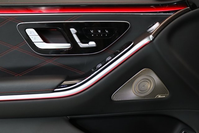 2024 Mercedes Benz S AMG 63 E PERFORMANCE photo 4