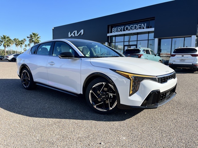 2025 Kia K4 GT-Line's photo